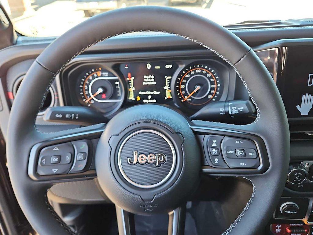 new 2025 Jeep Gladiator car, priced at $52,095