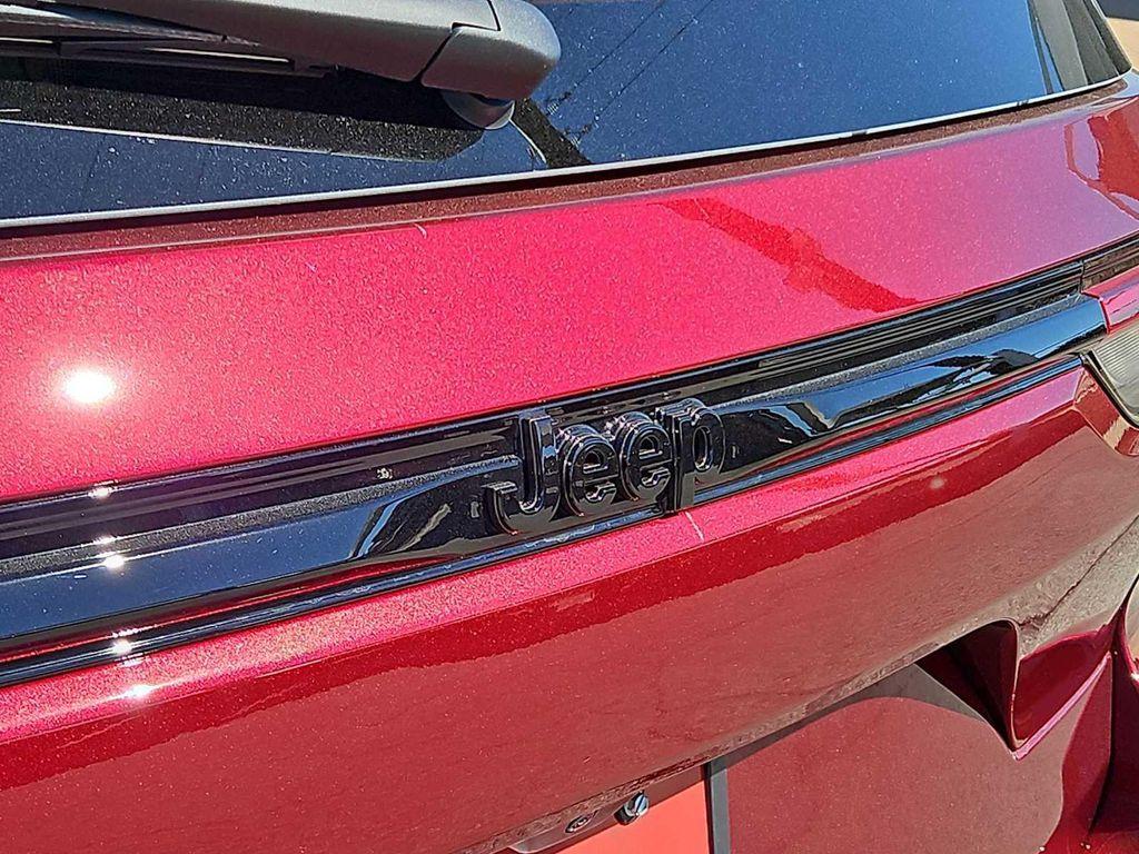 new 2025 Jeep Grand Cherokee car, priced at $40,905