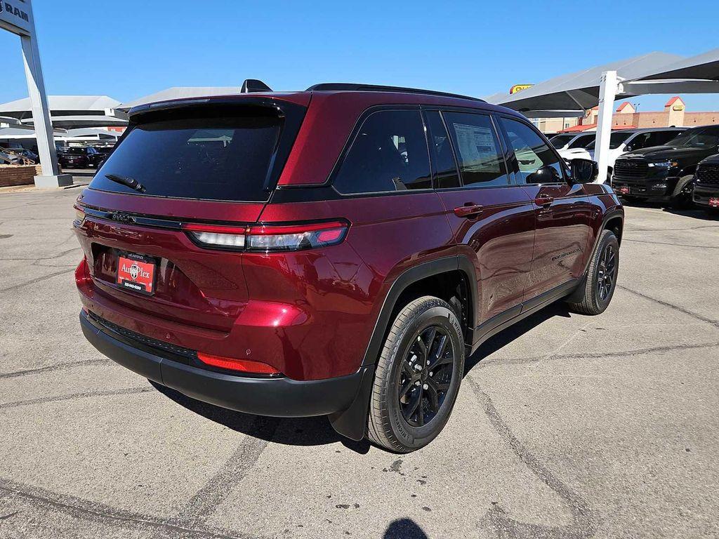 new 2025 Jeep Grand Cherokee car, priced at $40,905