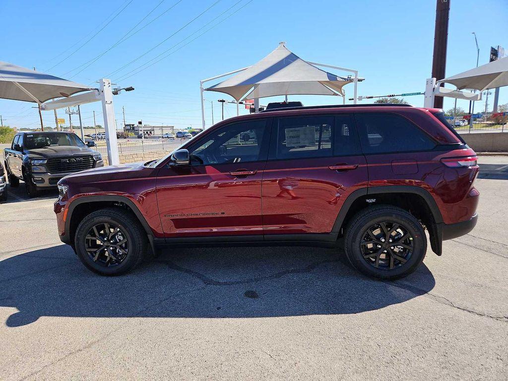 new 2025 Jeep Grand Cherokee car, priced at $40,905