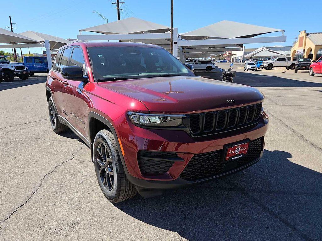 new 2025 Jeep Grand Cherokee car, priced at $40,905