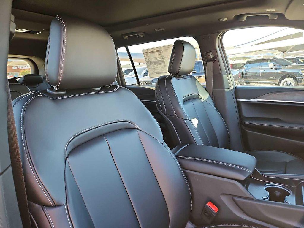 new 2025 Jeep Grand Cherokee L car, priced at $47,499