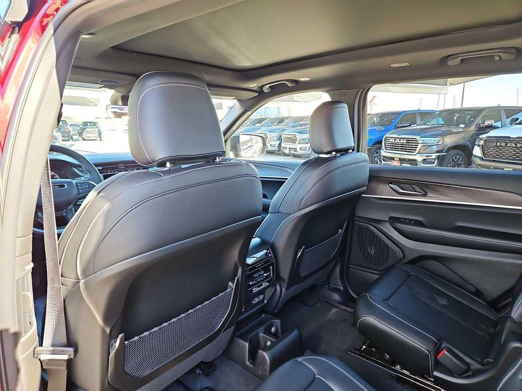 new 2025 Jeep Grand Cherokee L car, priced at $47,499