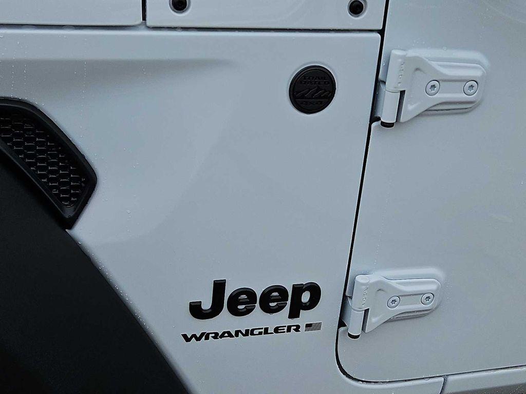 new 2025 Jeep Wrangler car, priced at $46,450