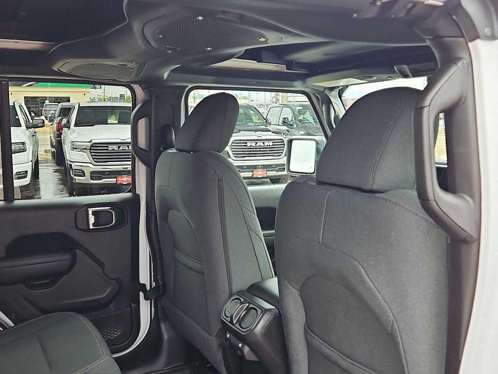 new 2025 Jeep Wrangler car, priced at $46,450
