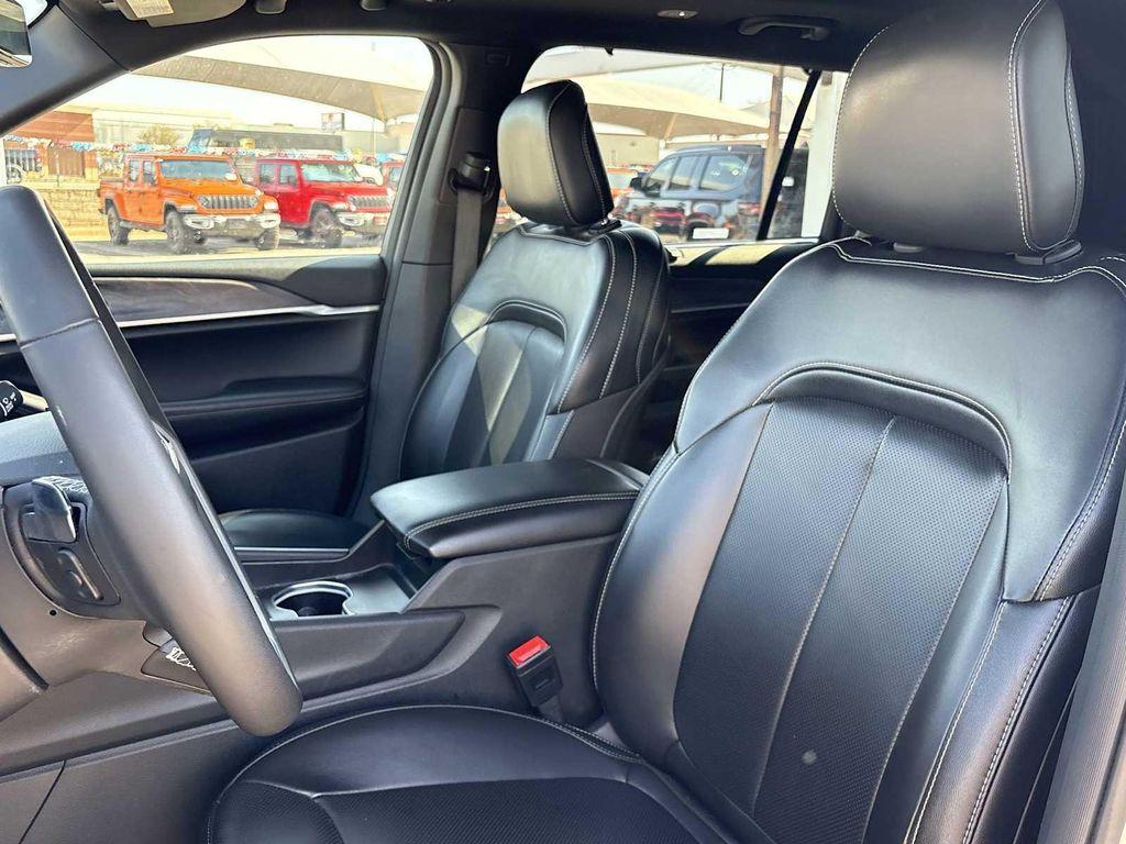 used 2024 Jeep Grand Cherokee L car