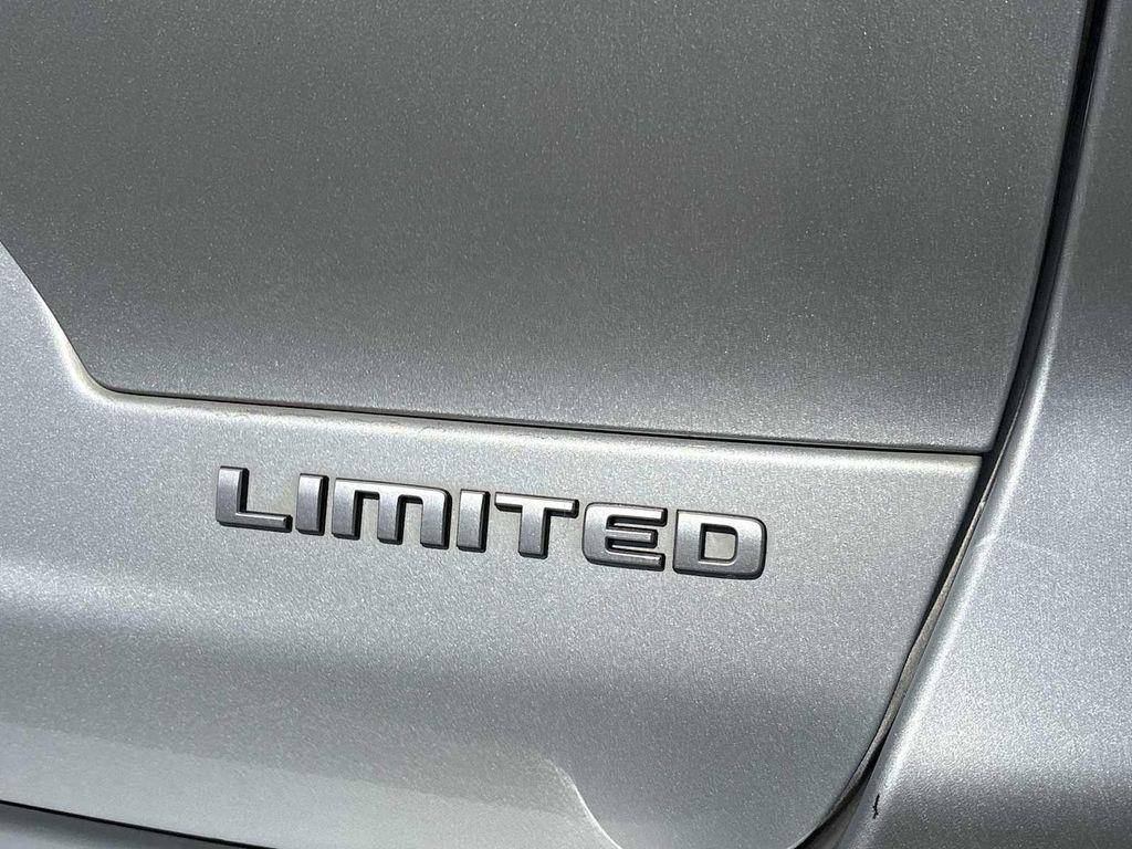used 2024 Jeep Grand Cherokee L car