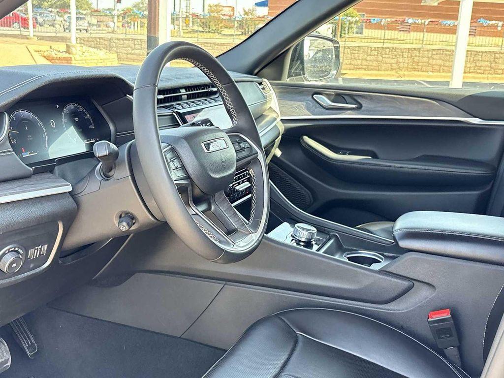 used 2024 Jeep Grand Cherokee L car