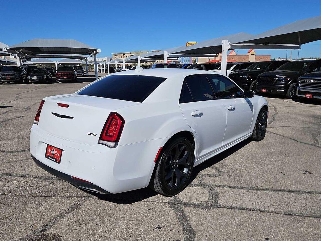 used 2022 Chrysler 300 car, priced at $27,400