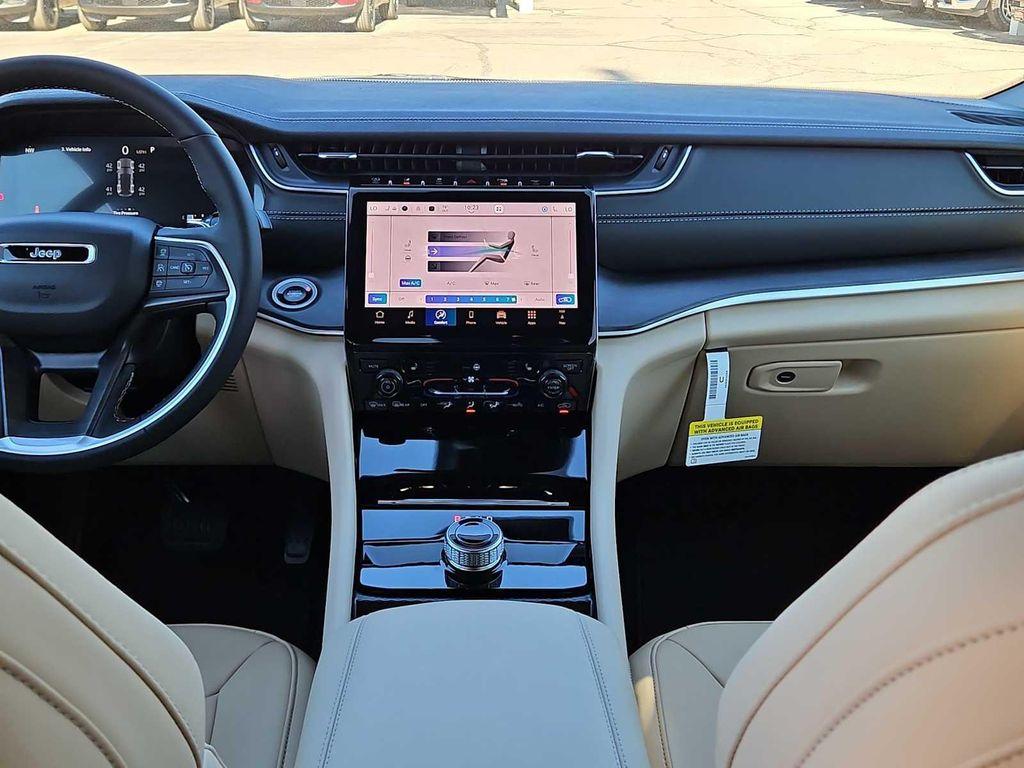 new 2025 Jeep Grand Cherokee car, priced at $43,185