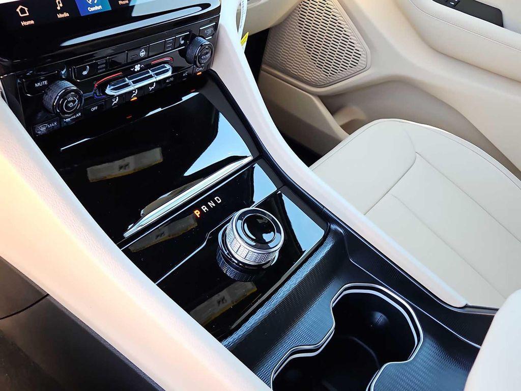 new 2025 Jeep Grand Cherokee car, priced at $43,185