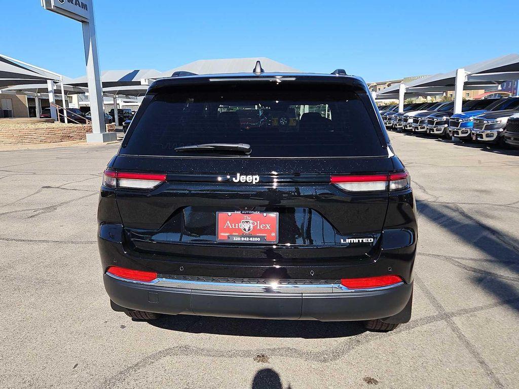 new 2025 Jeep Grand Cherokee car, priced at $43,185
