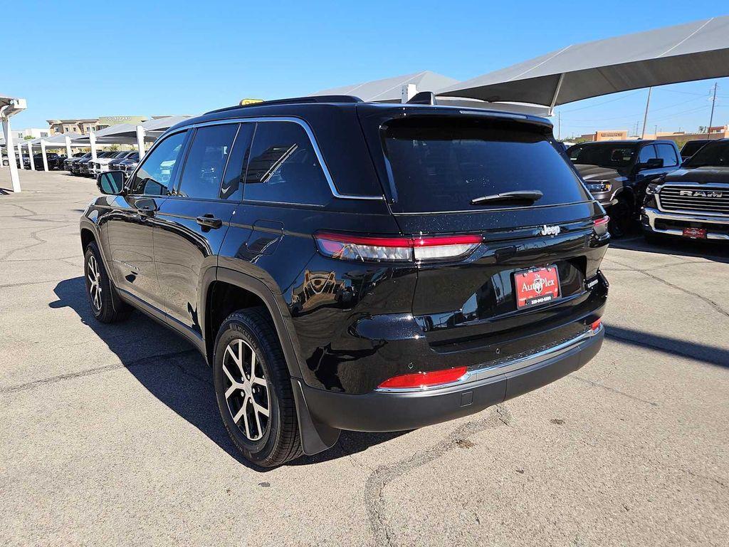new 2025 Jeep Grand Cherokee car, priced at $43,185