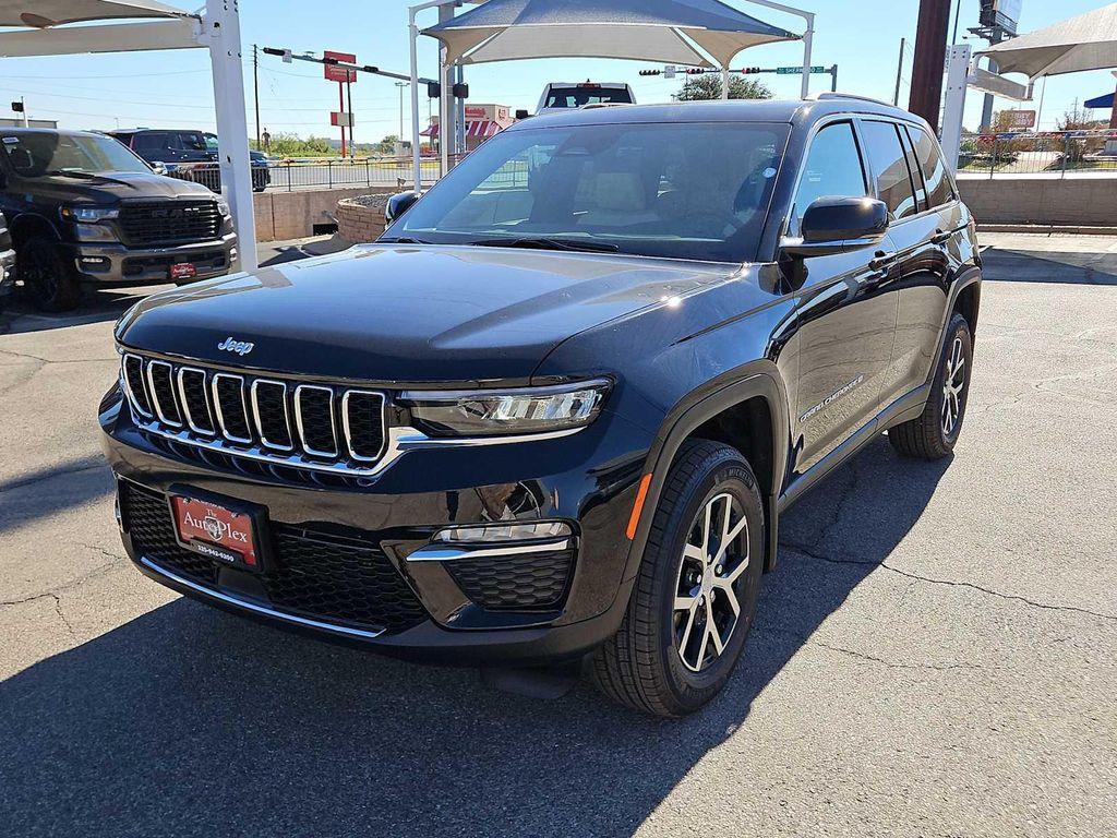 new 2025 Jeep Grand Cherokee car, priced at $43,185
