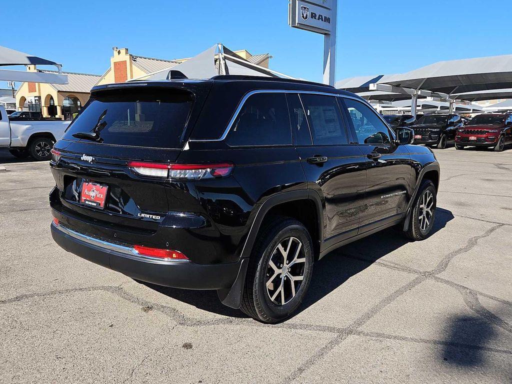 new 2025 Jeep Grand Cherokee car, priced at $43,185
