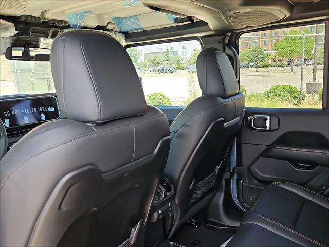 new 2025 Jeep Gladiator car, priced at $49,550