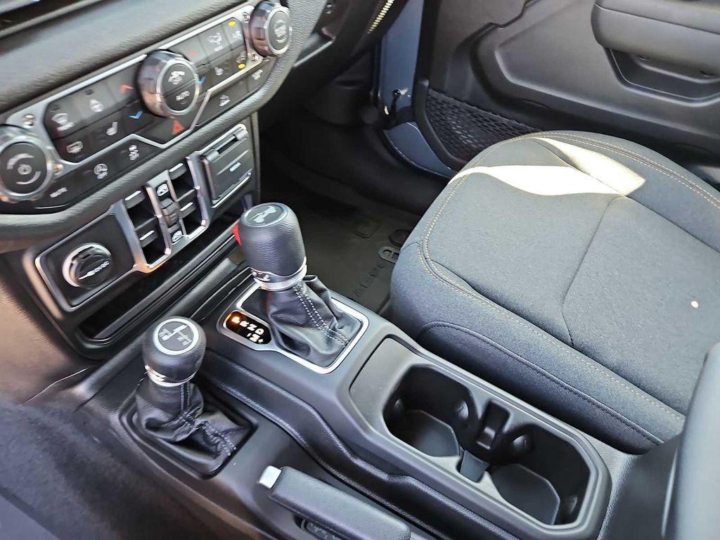 new 2025 Jeep Wrangler car, priced at $47,545