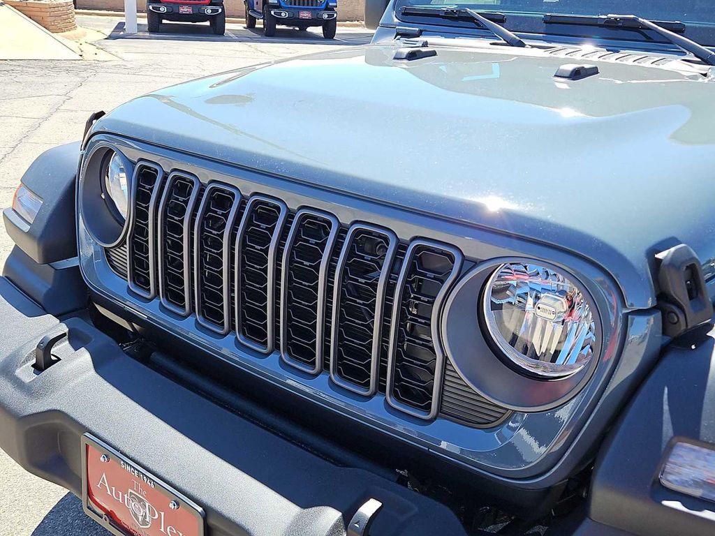 new 2025 Jeep Wrangler car, priced at $47,545