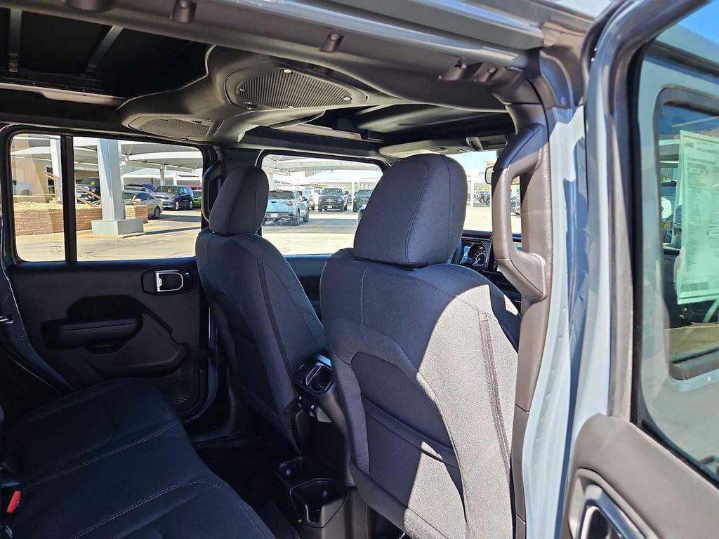 new 2025 Jeep Wrangler car, priced at $47,545