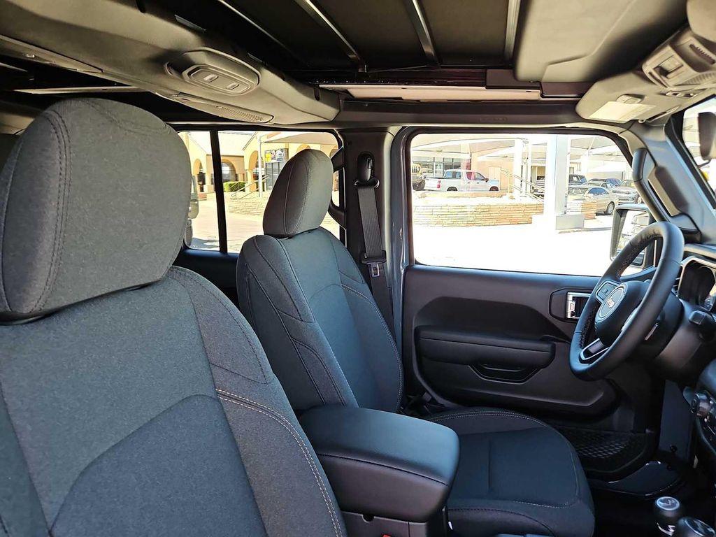 new 2025 Jeep Wrangler car, priced at $47,545