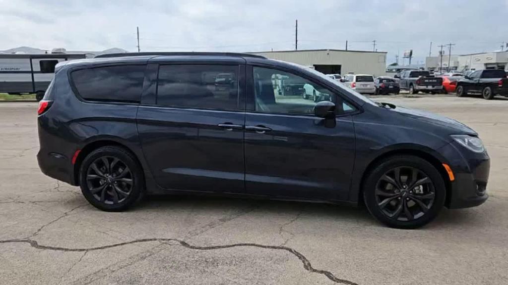 used 2020 Chrysler Pacifica car, priced at $22,133