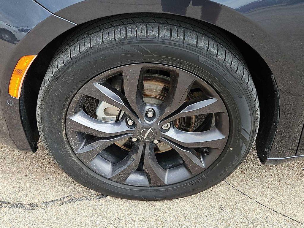 used 2020 Chrysler Pacifica car, priced at $22,133