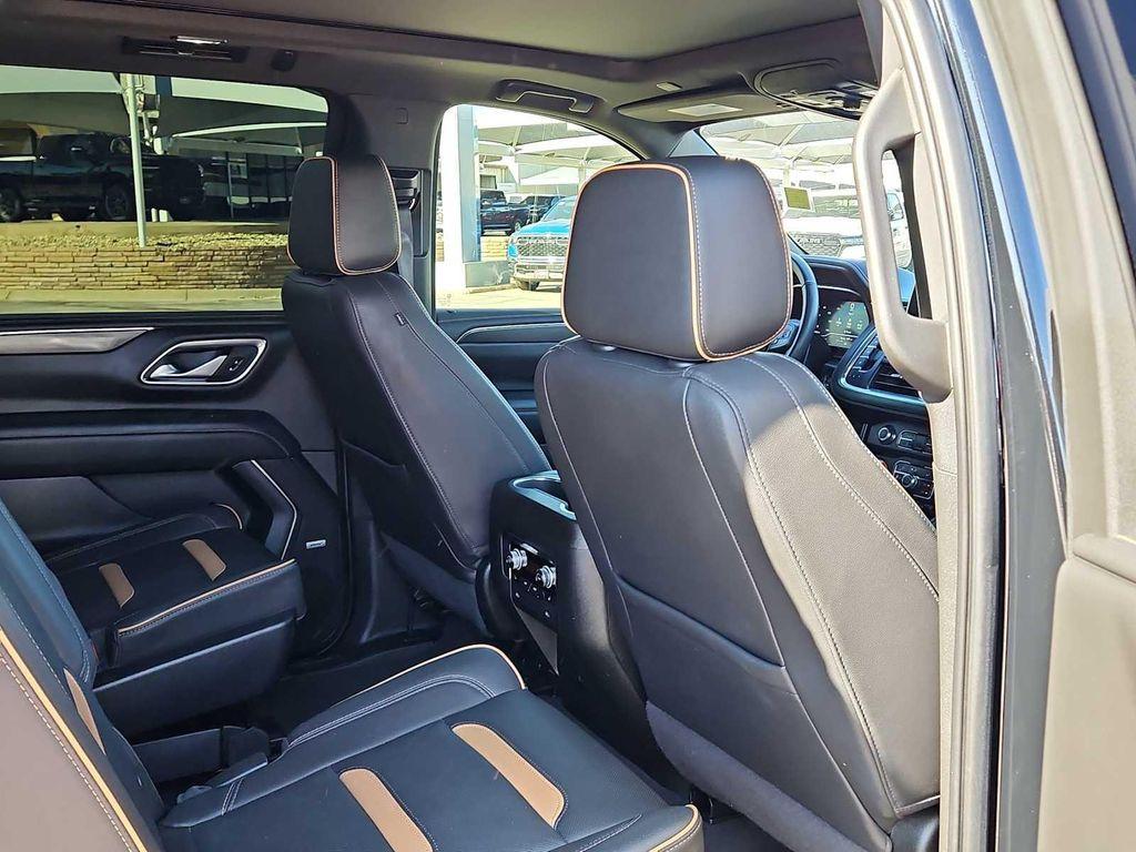 used 2022 GMC Yukon XL car, priced at $46,840