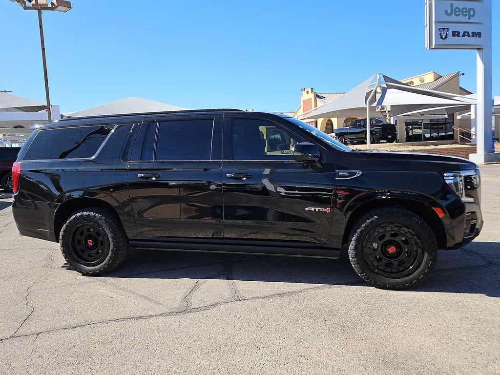 used 2022 GMC Yukon XL car, priced at $46,840