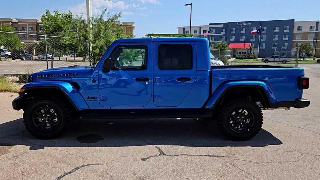 new 2025 Jeep Gladiator car, priced at $48,950