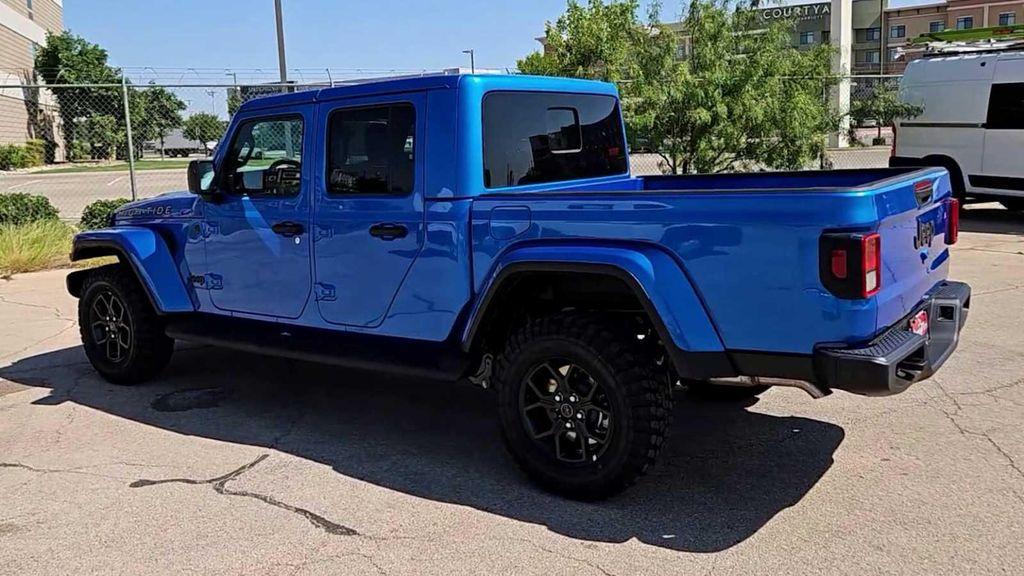 new 2025 Jeep Gladiator car, priced at $48,950