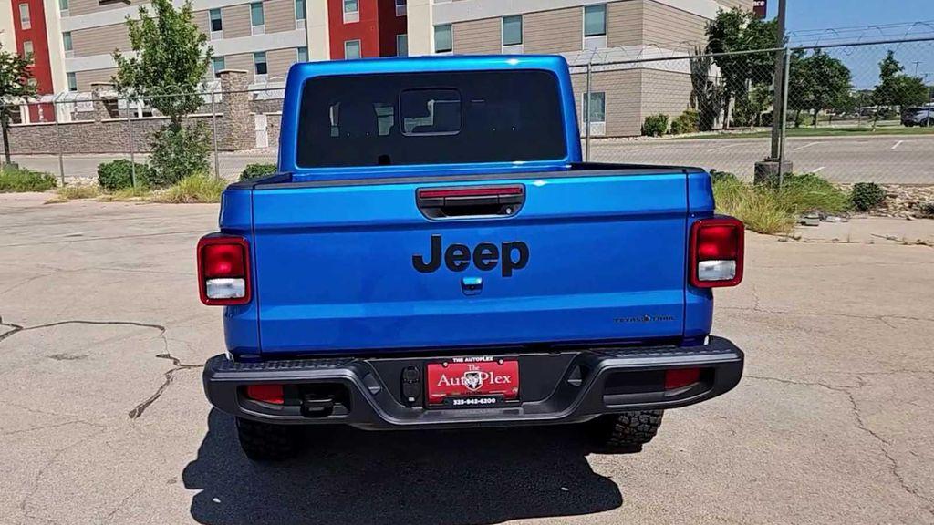 new 2025 Jeep Gladiator car, priced at $48,950