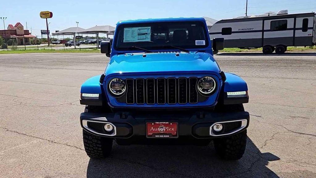 new 2025 Jeep Gladiator car, priced at $48,950
