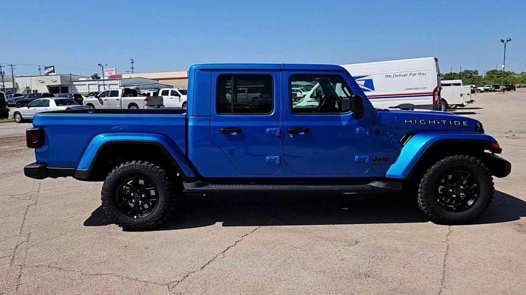 new 2025 Jeep Gladiator car, priced at $48,950
