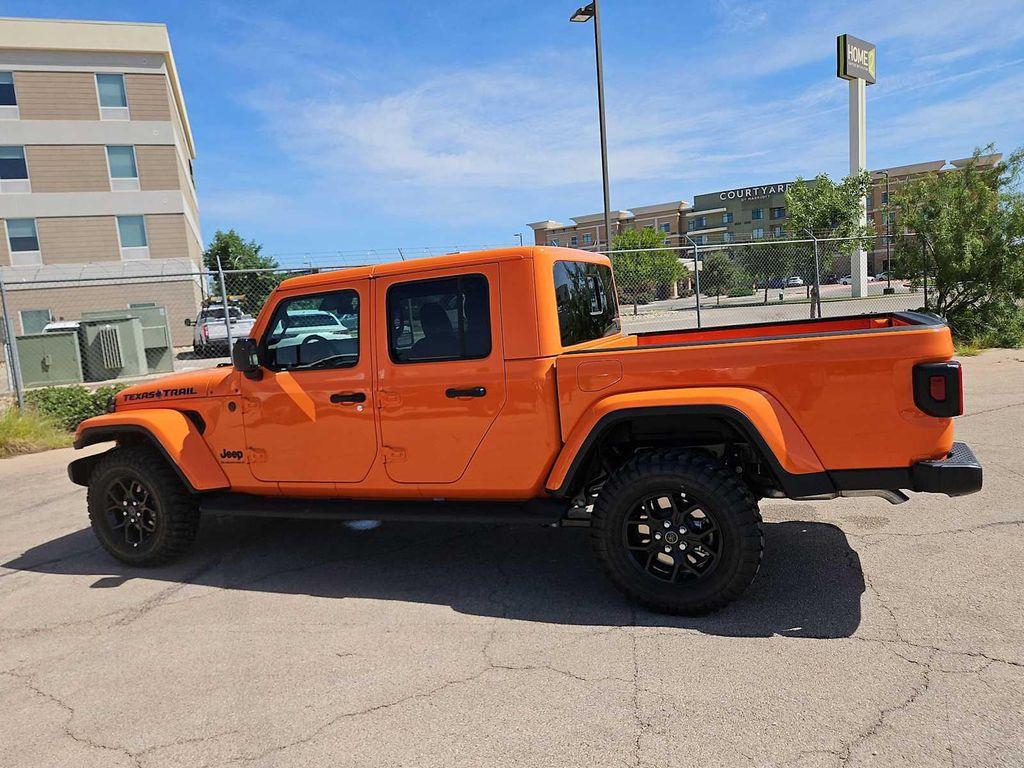 new 2025 Jeep Gladiator car, priced at $49,250