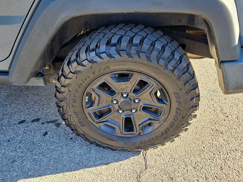 used 2015 Jeep Wrangler Unlimited car, priced at $19,999