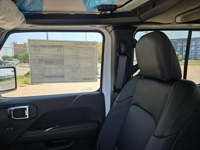 new 2025 Jeep Gladiator car, priced at $48,260