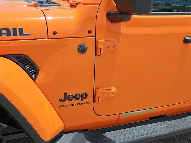 new 2025 Jeep Gladiator car, priced at $49,250