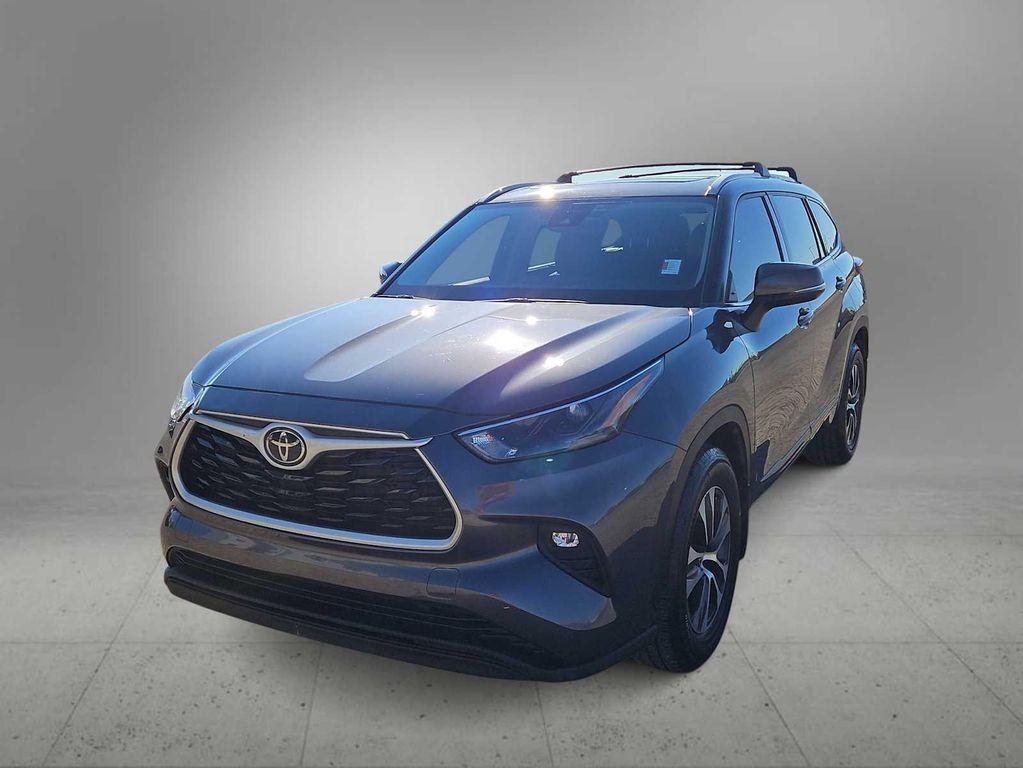 used 2022 Toyota Highlander car, priced at $33,854