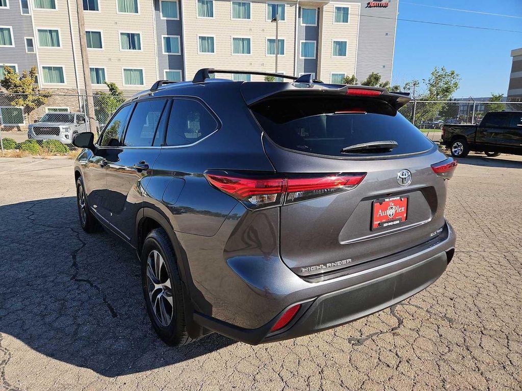 used 2022 Toyota Highlander car, priced at $33,854