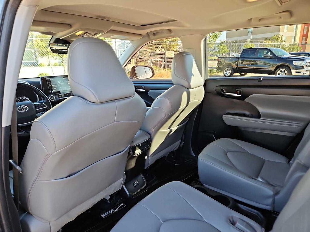 used 2022 Toyota Highlander car, priced at $33,854