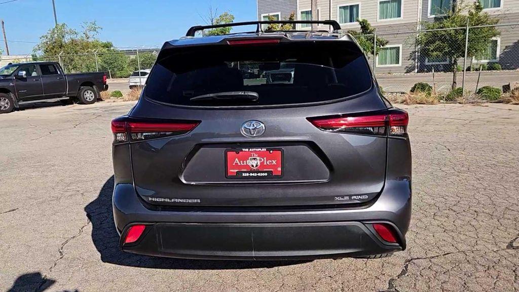 used 2022 Toyota Highlander car, priced at $33,854