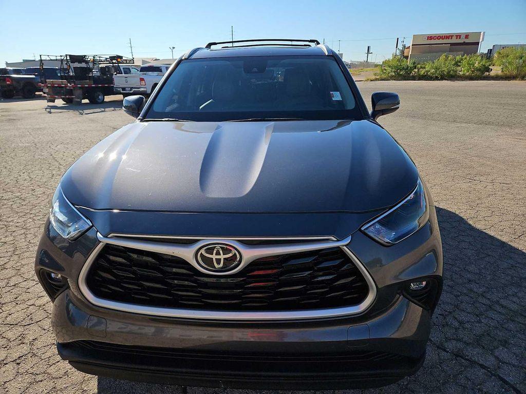 used 2022 Toyota Highlander car, priced at $33,854