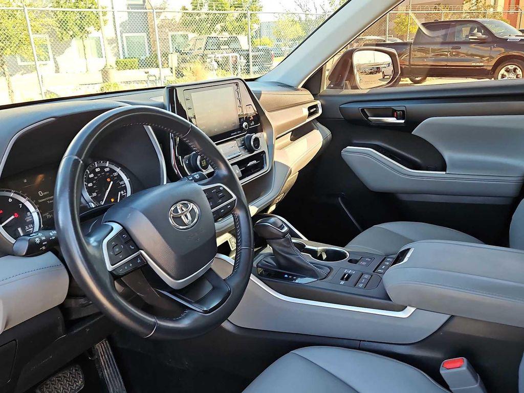 used 2022 Toyota Highlander car, priced at $33,854