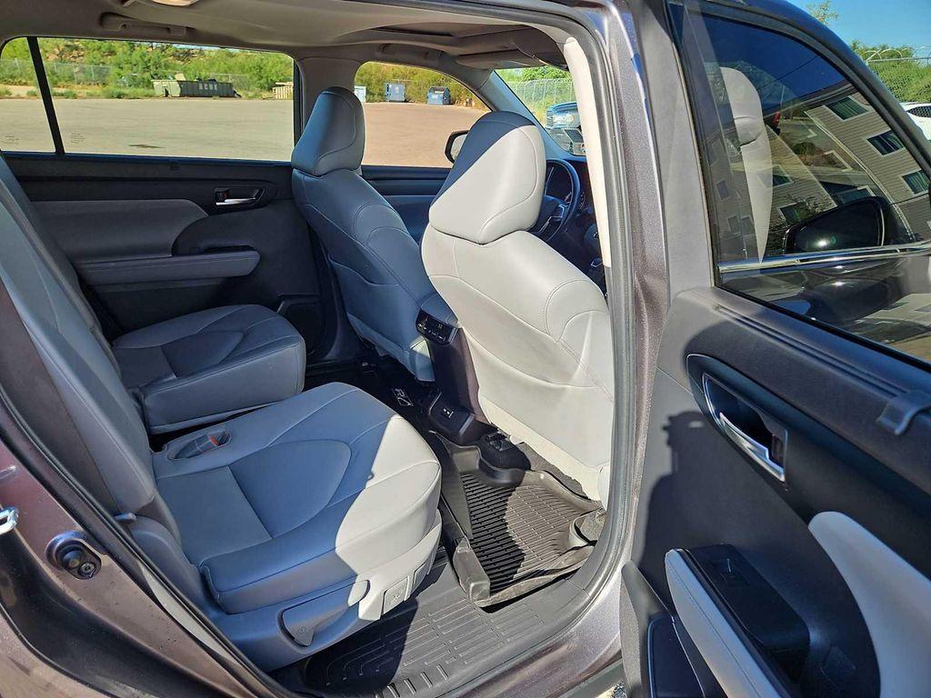 used 2022 Toyota Highlander car, priced at $33,854