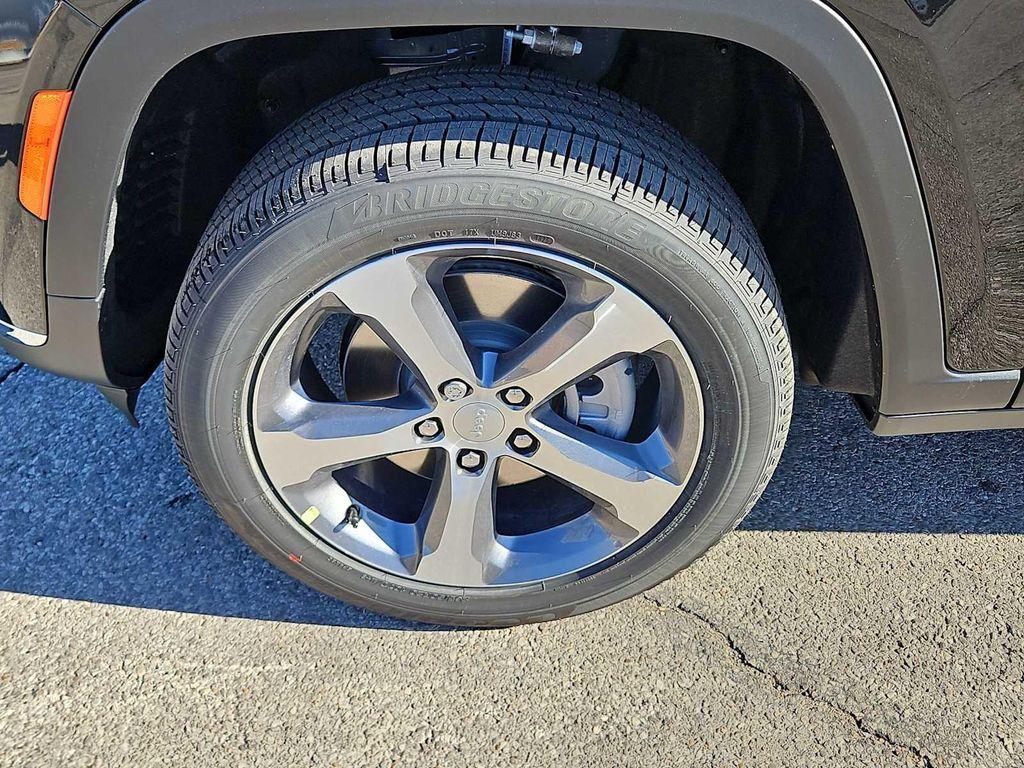 new 2025 Jeep Grand Cherokee L car, priced at $45,735