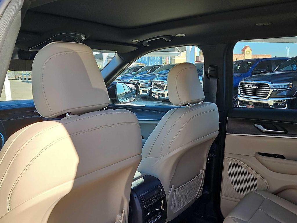 new 2025 Jeep Grand Cherokee L car, priced at $45,735