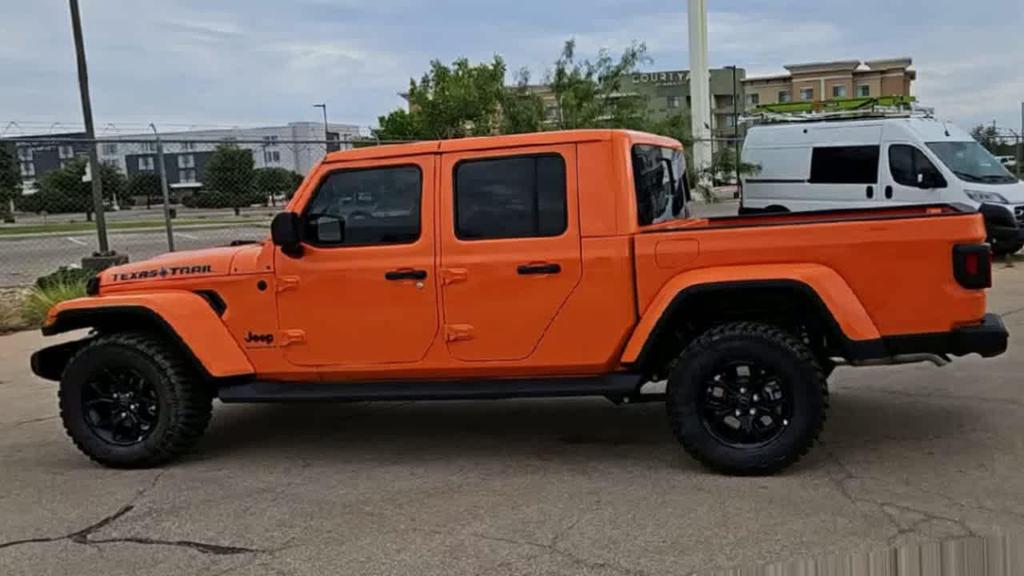 new 2025 Jeep Gladiator car, priced at $49,250