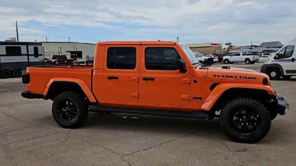 new 2025 Jeep Gladiator car, priced at $49,250
