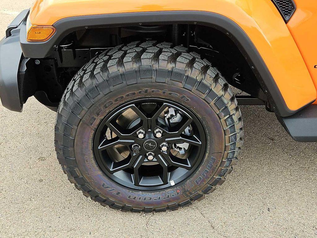 new 2025 Jeep Gladiator car, priced at $49,250