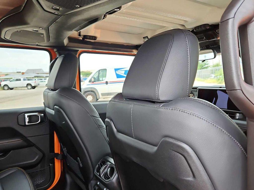new 2025 Jeep Gladiator car, priced at $49,250